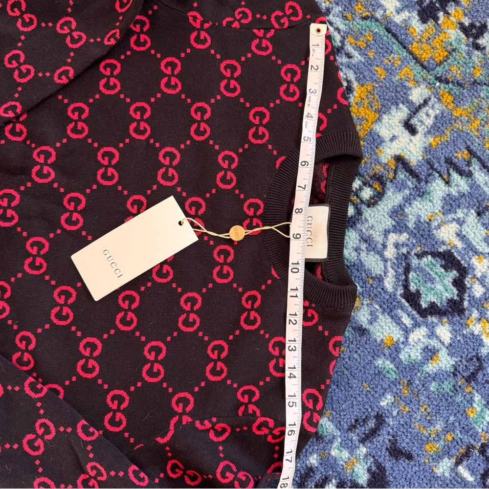 Men's Sweater in Black and Red Pattern - Picture 6 of 8